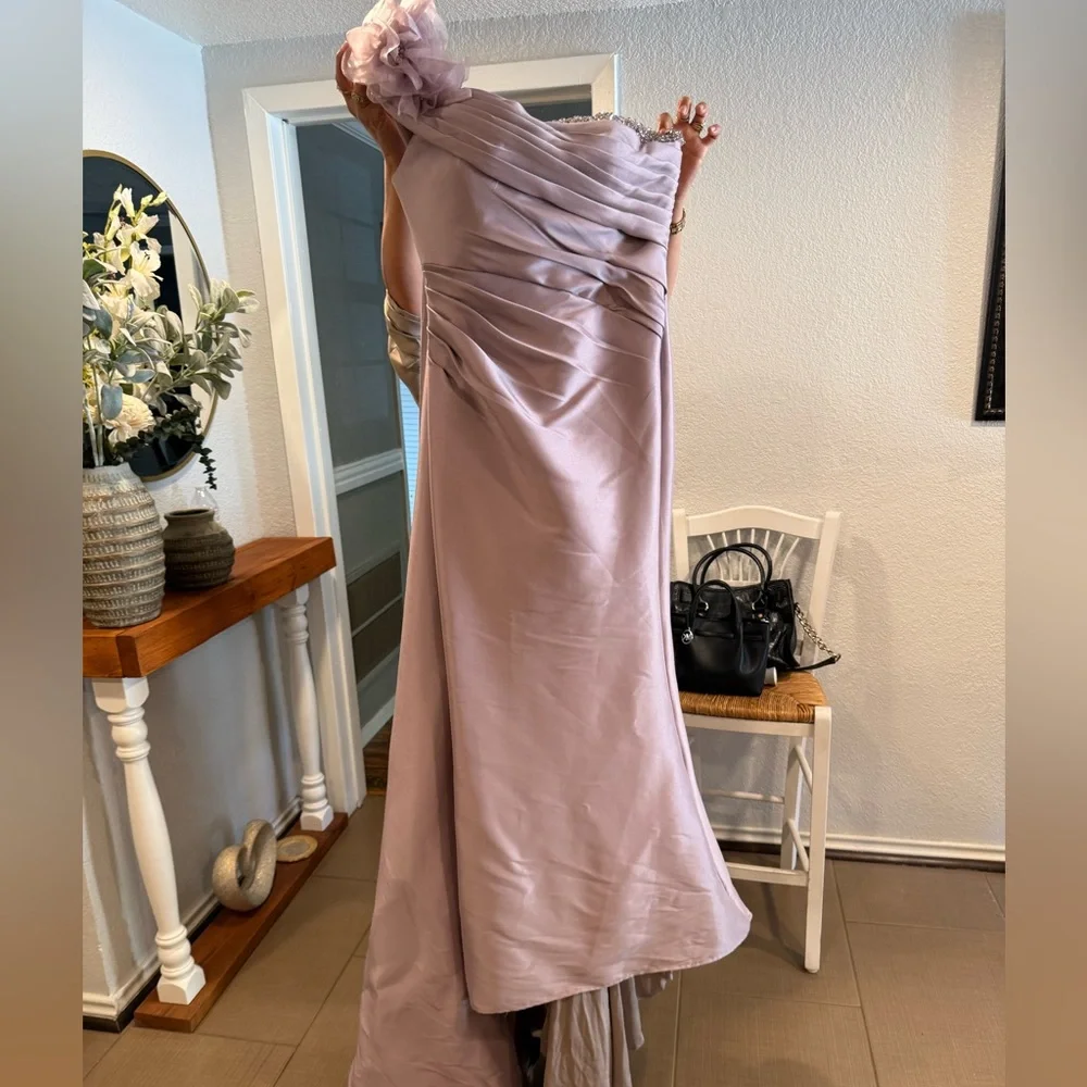 One-Shoulder Mauve Evening Gown with Floral Detail - Picture 3 of 7